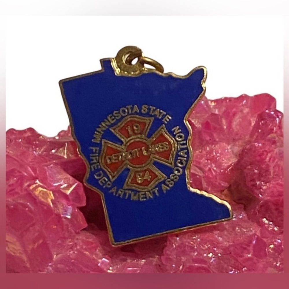 LAST CHANCE 🔥 Vintage Enamel Detroit Lakes Minnesota Fire Dept. Pendant #6036